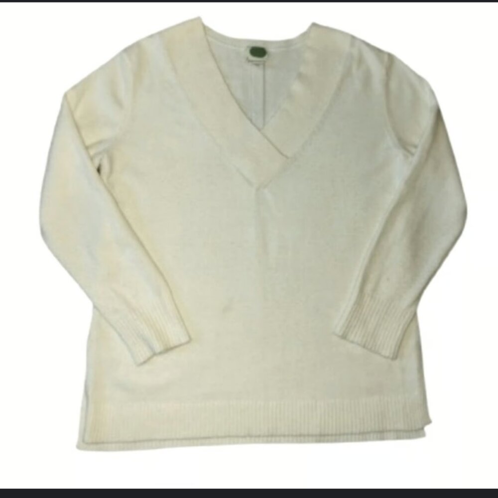 Anthropologie brand drop neck women’s V neck sweater. Size small. Off White
